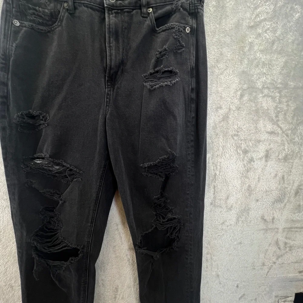 American Eagle Mom Jean High Waisted Distressed Washed Black Size 10 X-Long - Picture 3 of 9